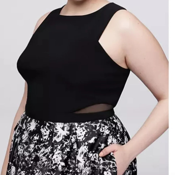 XSCAPE printed satin ball gown with illusion sides - Picture 3 of 14